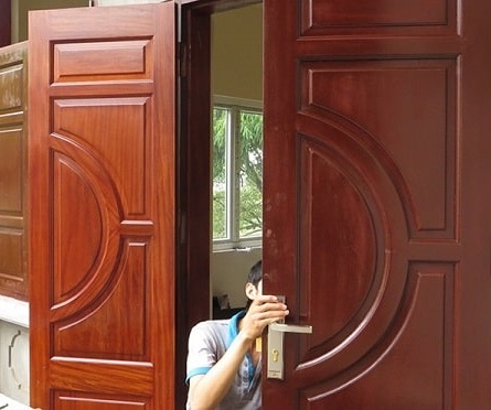 sữa chữa cửa gỗ tại TPHCM