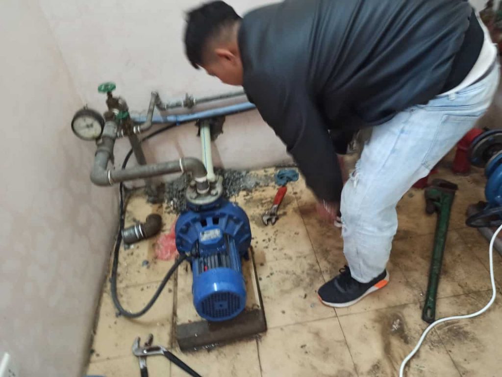 thợ sửa máy bơm nước tại nhà TPHCM