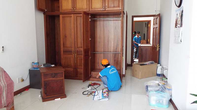 thợ sửa chữa tủ gỗ tại nhà TPHCM