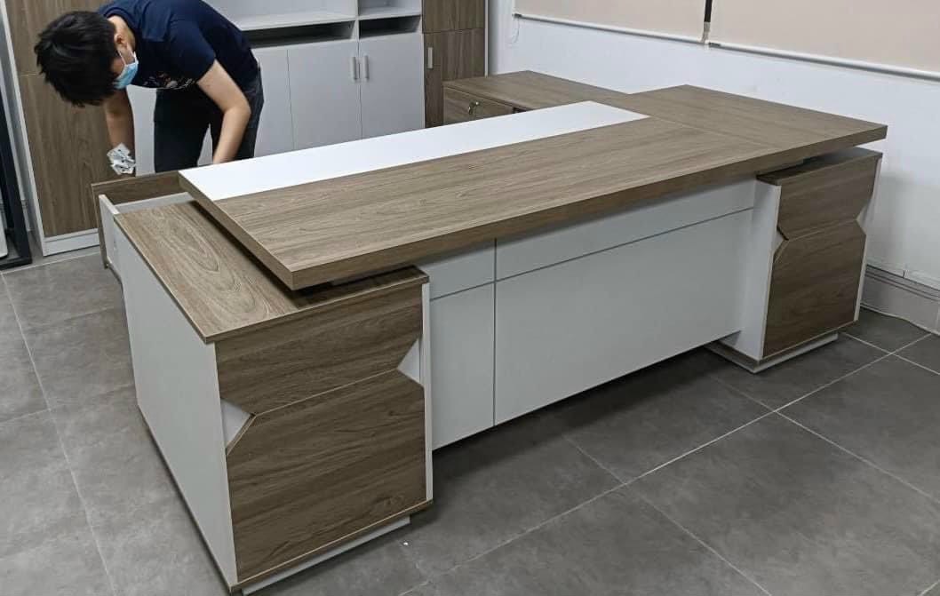 thi công bàn làm việc trọn gói