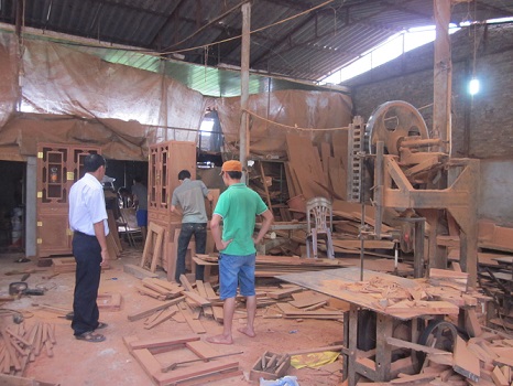 xưởng đóng bàn gỗ giá rẻ theo yêu cầu