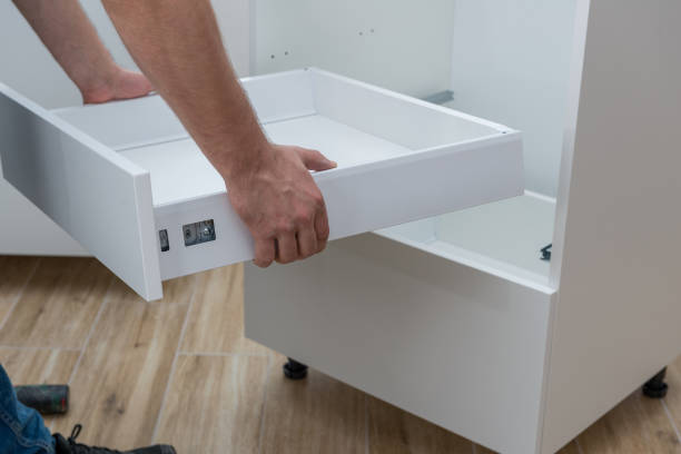 tháo lắp tủ gỗ tại nhà TPHCM
