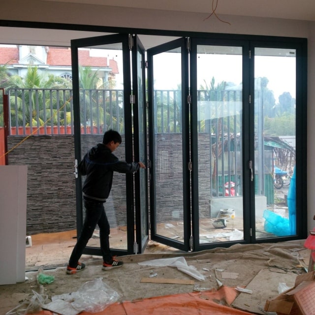 thợ làm cửa nhôm kính